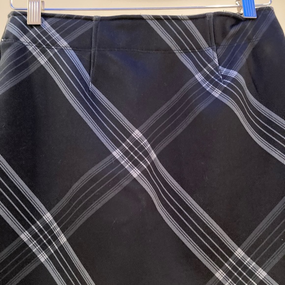 Athleta | Black Plaid Thermal Tech Skirt - Picture 7 of 7